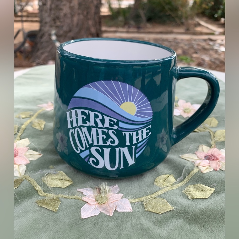 🌸Coffee Mug ☀️Here comes the Sun☀️🌸